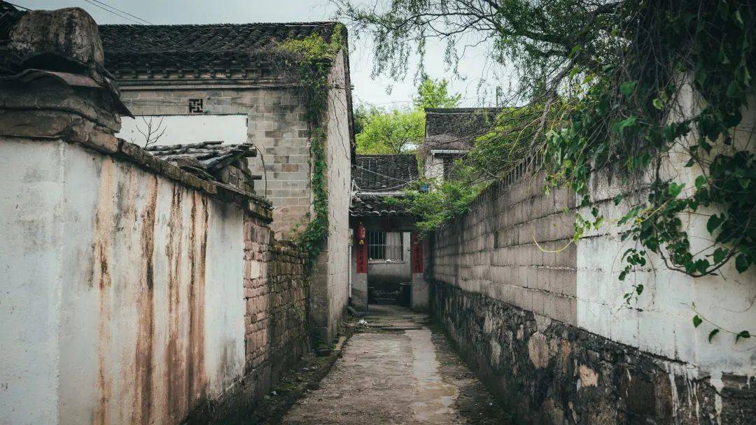 彩绘新版卡之城，泾县的灵动变迁与榔桥的更新改造探索