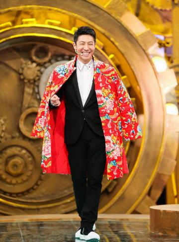 撒贝宁花袄机器人春晚，文化与科技的视觉盛宴